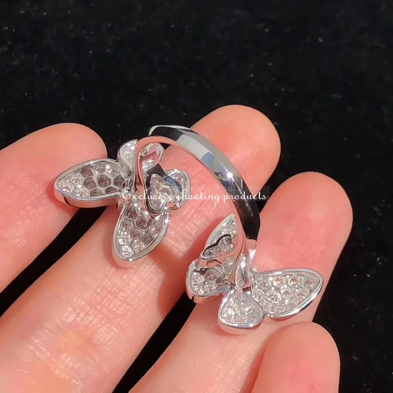 Van Cleef & Arpels VCARO61900 Two Butterfly Between the Finger ring White gold Diamond ring 4