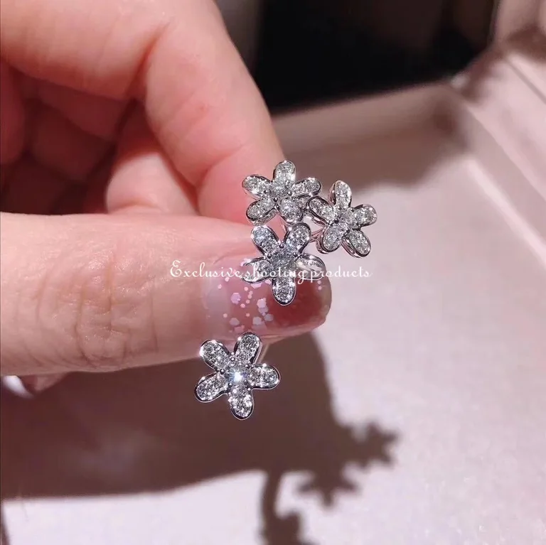 Van Cleef & Arpels VCARB14500 Socrate Between the Finger ring White gold Diamond ring 4