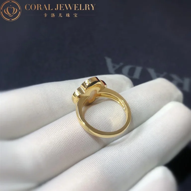 Van Cleef & Arpels VCARA35900 Pure Alhambra ring Yellow gold Mother-of-pearl ring 5