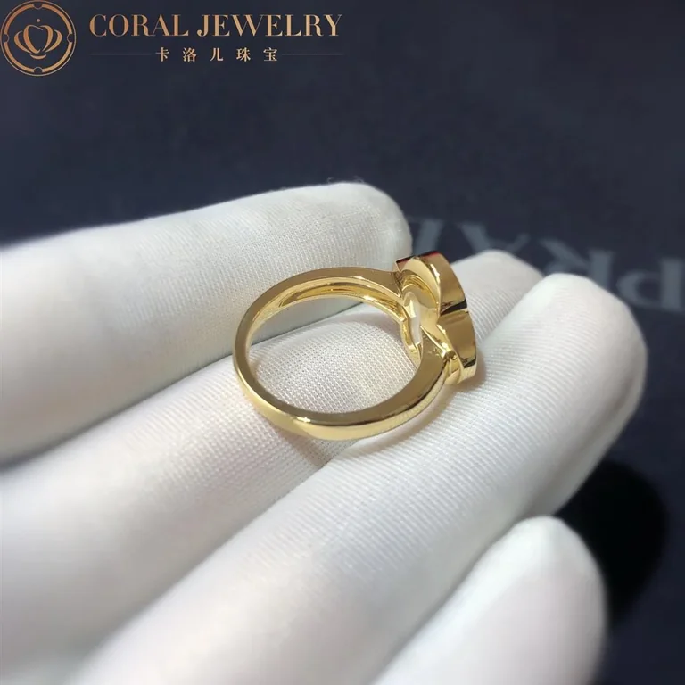 Van Cleef & Arpels VCARA35900 Pure Alhambra ring Yellow gold Mother-of-pearl ring 4