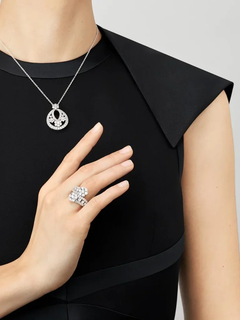 Van Cleef & Arpels VCARO3RG00 Snowflake ring Platinum Diamond ring 5