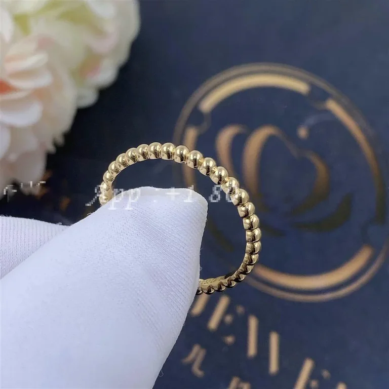 Van Cleef & Arpels VCARN95Q00 Perlée pearls of gold ring small model Yellow gold ring 4