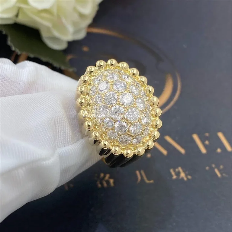 Van Cleef & Arpels VCARP6AP00 Perlée diamonds pavé ring Yellow gold Diamond ring 5