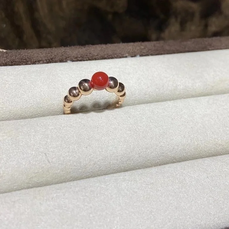 Van Cleef & Arpels VCARO63F00 ring Perlée couleurs variation Rose gold Carnelian ring 3
