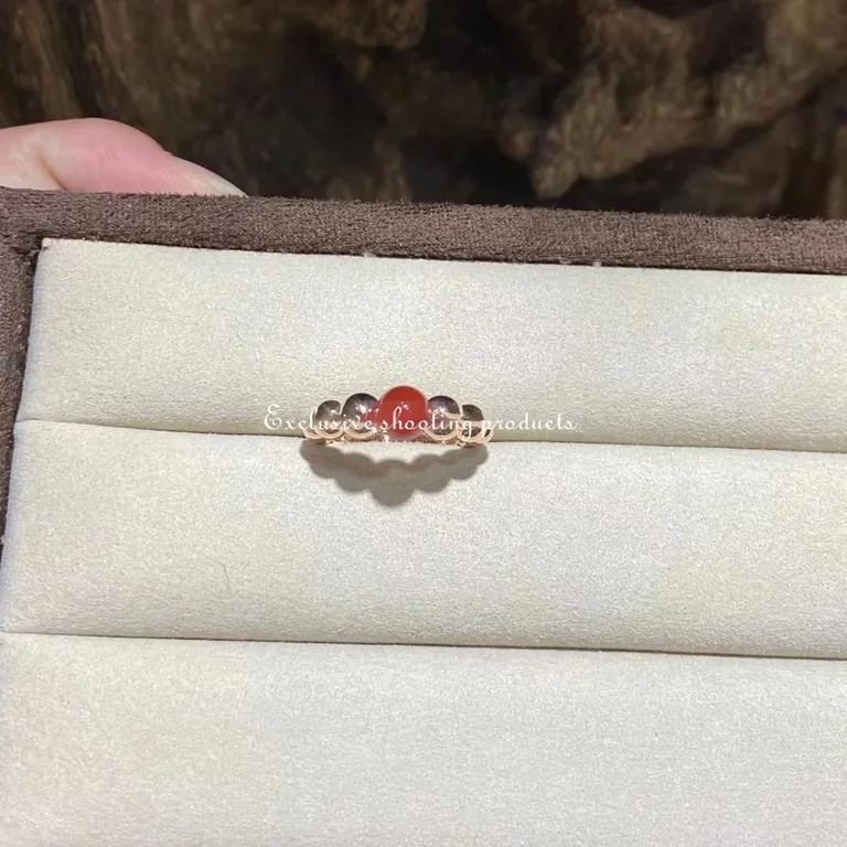 Van Cleef & Arpels VCARO63F00 ring Perlée couleurs variation Rose gold Carnelian ring 2
