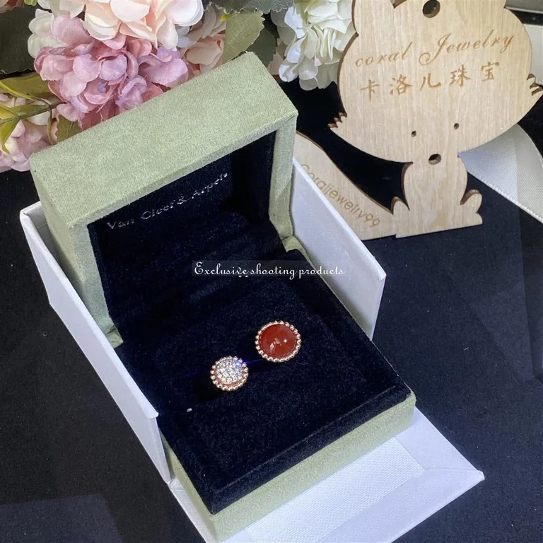 Van Cleef & Arpels VCARO9SV00 ring Perlée couleurs Between the Finger Rose gold Carnelian Diamond ring 3