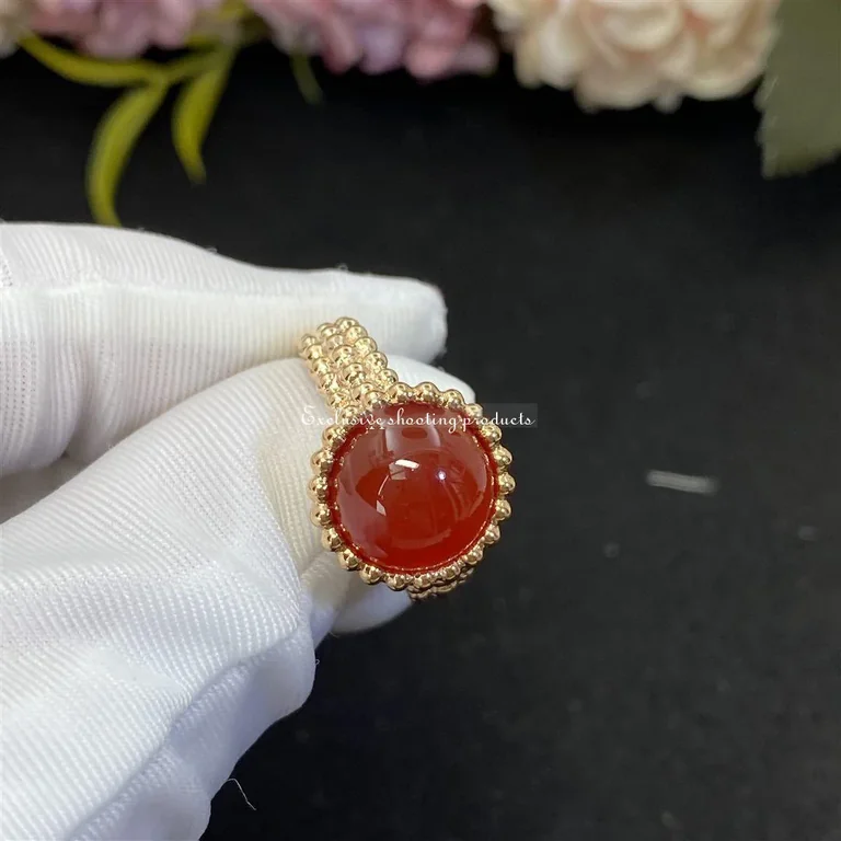Van Cleef & Arpels VCARP4DR00 ring Perlée couleurs Rose gold Carnelian ring 7