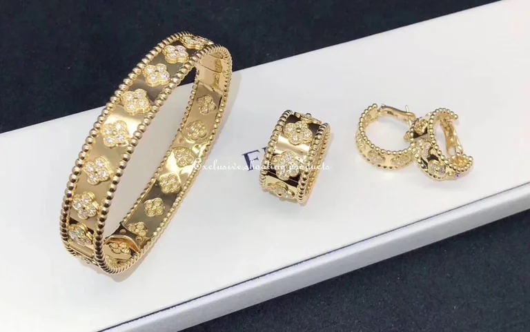 Van Cleef & Arpels VCARO9LO00 Perlée clovers ring Yellow gold Diamond ring