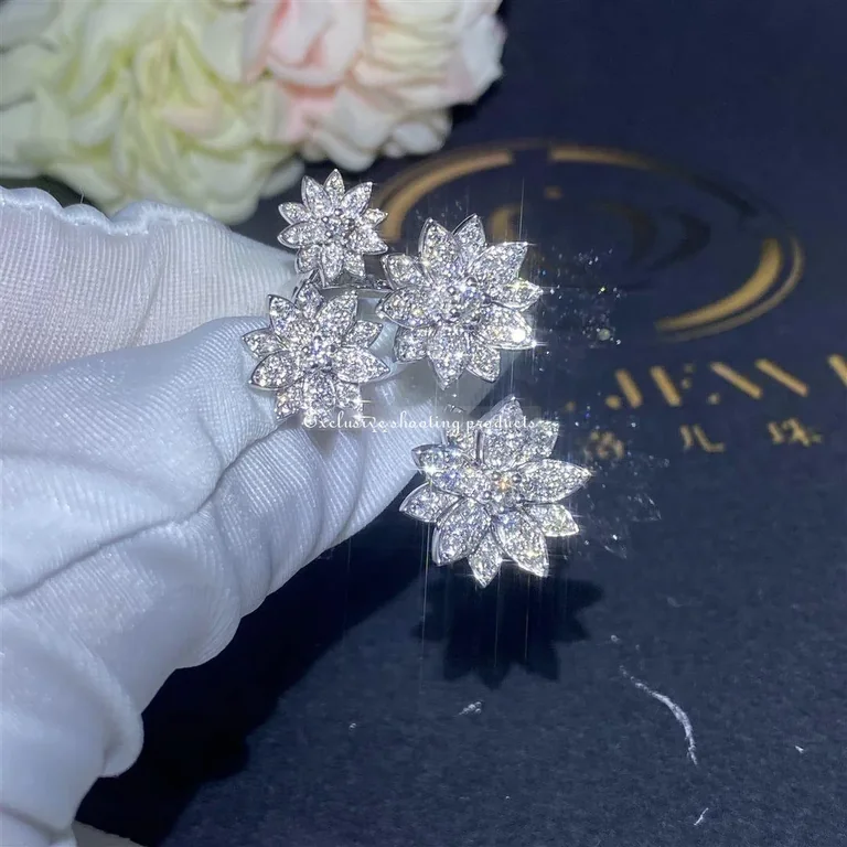 Van Cleef & Arpels VCARP7TF00 Lotus Between the Finger ring 4 flowers White gold Diamond ring 4