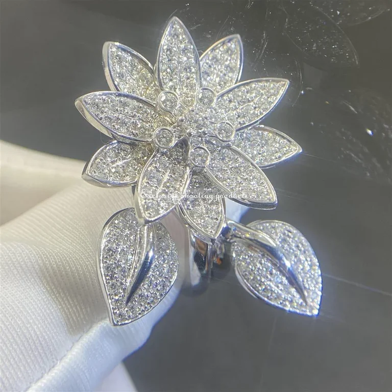 Van Cleef & Arpels VCARP1ND00 Lotus Between the Finger Ring White gold Diamond Ring 11
