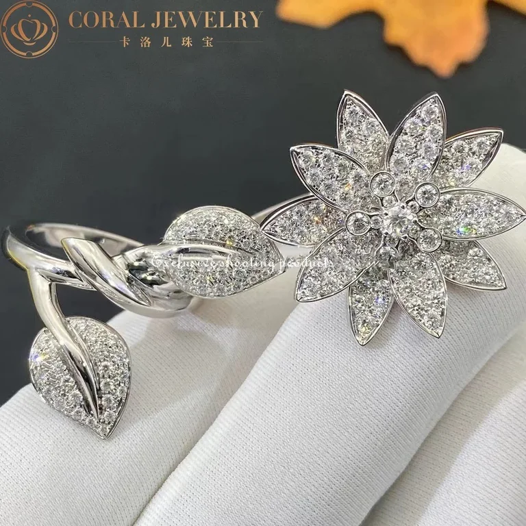 Van Cleef & Arpels VCARP1ND00 Lotus Between the Finger Ring White gold Diamond Ring 4