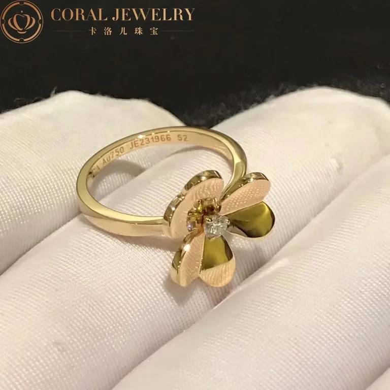 Van Cleef & Arpels VCARP2DS00 Frivole ring 1 flower small model Yellow gold ring 6