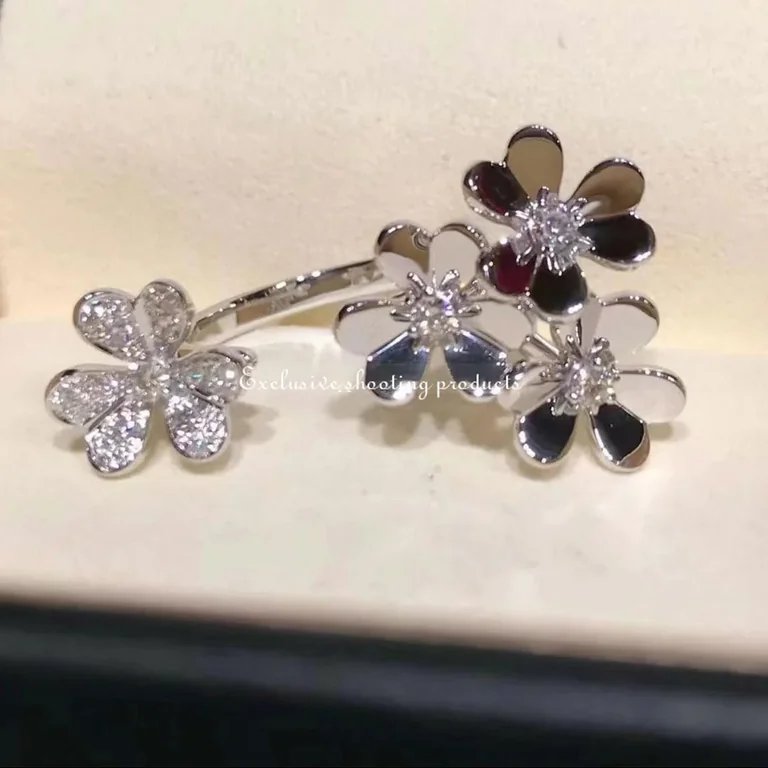 Van Cleef & Arpels VCARP6L000 Frivole Between the Finger ring White gold Diamond ring 11
