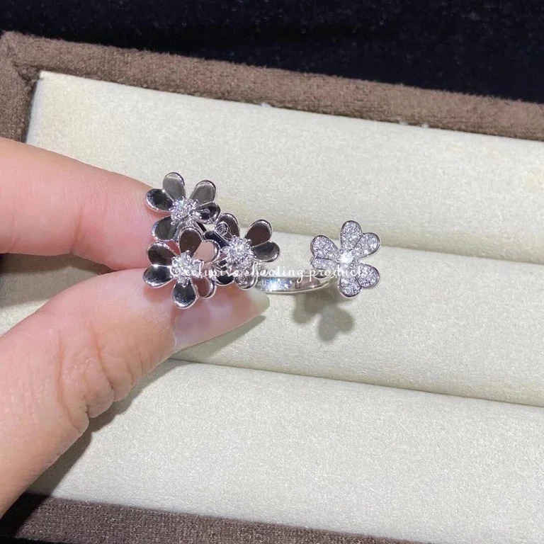 Van Cleef & Arpels VCARP6L000 Frivole Between the Finger ring White gold Diamond ring 5
