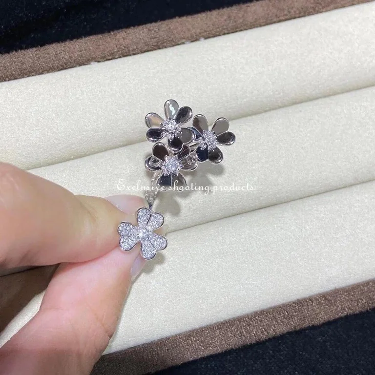 Van Cleef & Arpels VCARP6L000 Frivole Between the Finger ring White gold Diamond ring 4
