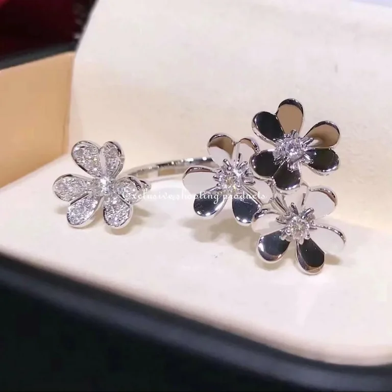 Van Cleef & Arpels VCARP6L000 Frivole Between the Finger ring White gold Diamond ring 3