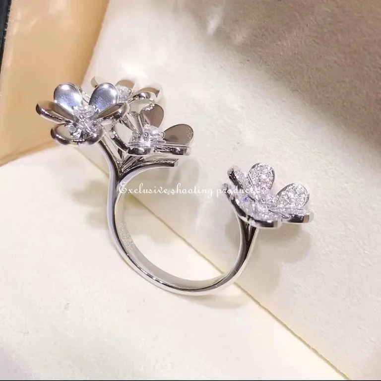 Van Cleef & Arpels VCARP6L000 Frivole Between the Finger ring White gold Diamond ring 2