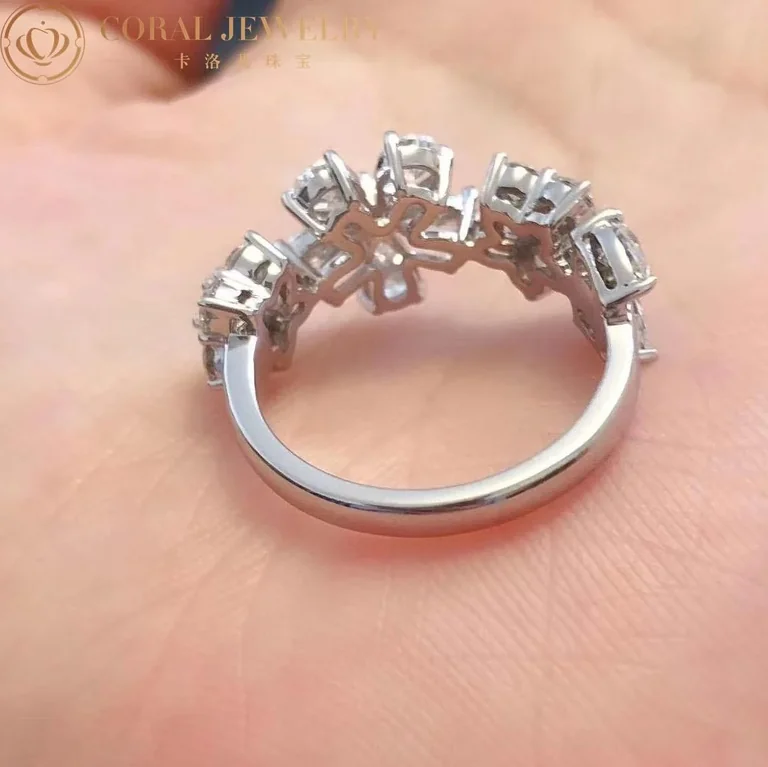 Van Cleef & Arpels VCARP05500 Folie des prés ring White gold Diamond ring 3