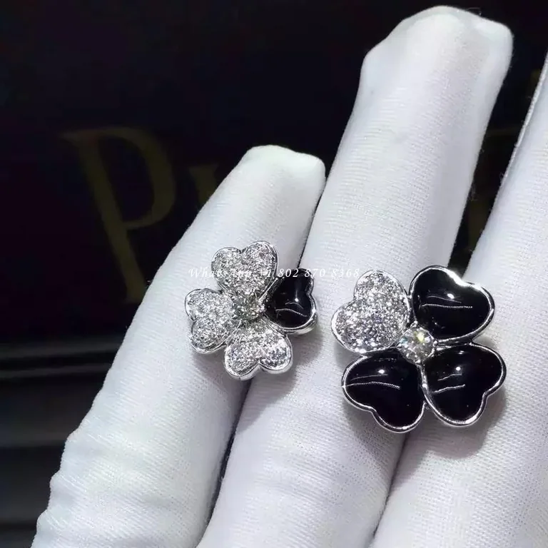 Van Cleef & Arpels VCARO55100-WG Cosmos Between the Finger ring 18K White Gold Diamond Black Onyx ring 11