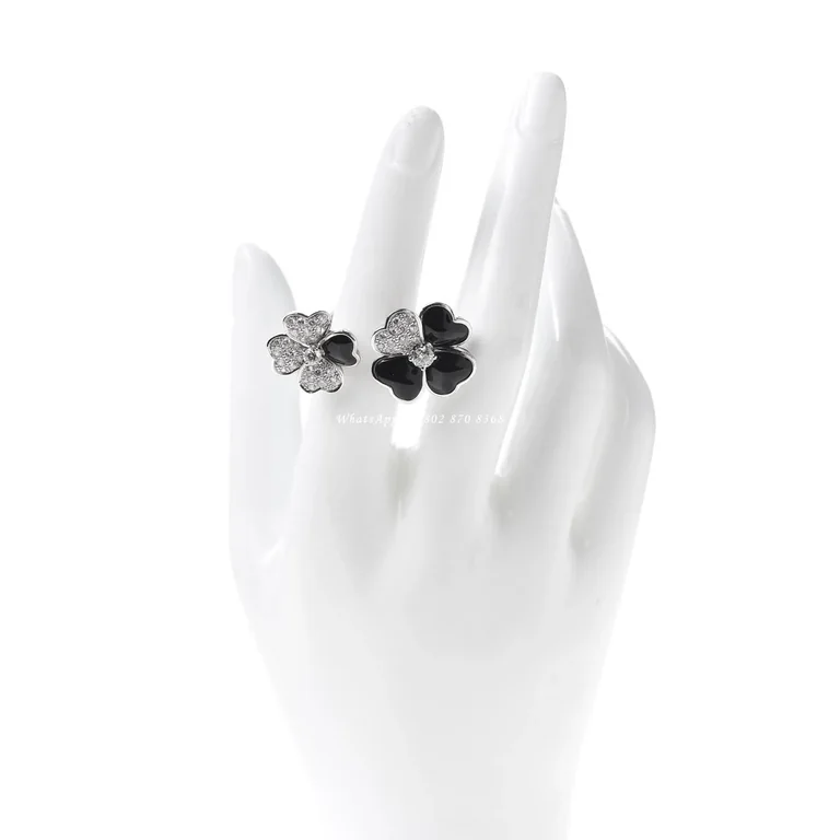 Van Cleef & Arpels VCARO55100-WG Cosmos Between the Finger ring 18K White Gold Diamond Black Onyx ring 8