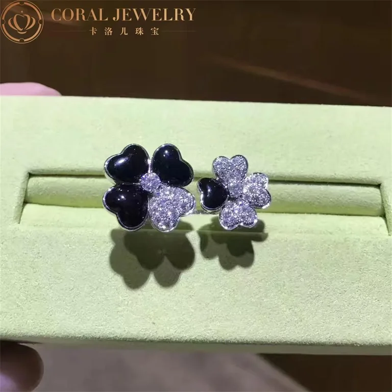 Van Cleef & Arpels VCARO55100-WG Cosmos Between the Finger ring 18K White Gold Diamond Black Onyx ring 4
