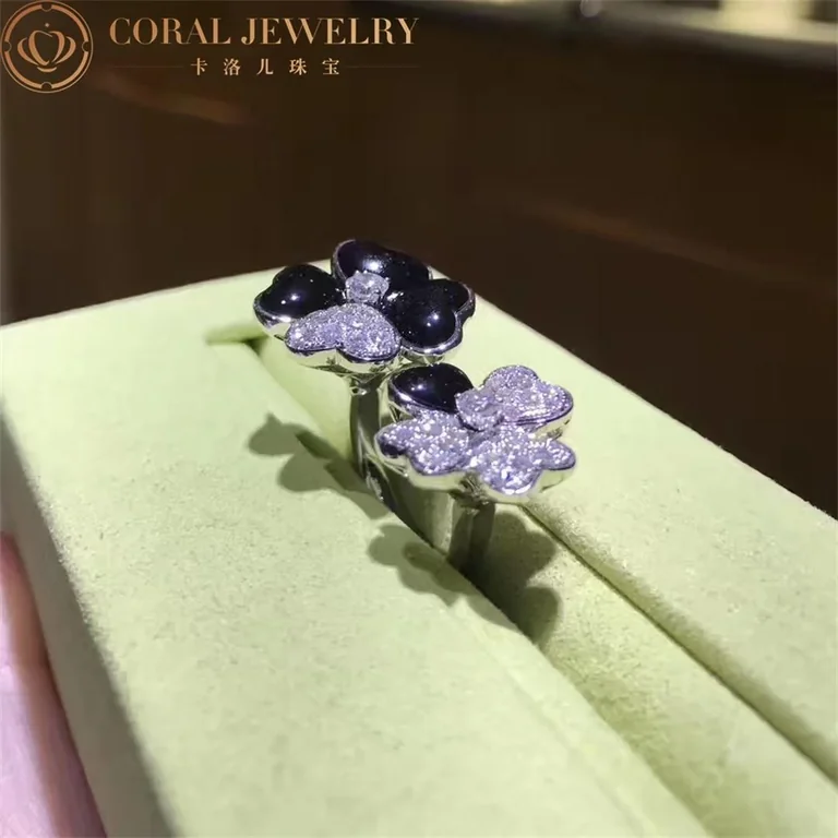 Van Cleef & Arpels VCARO55100-WG Cosmos Between the Finger ring 18K White Gold Diamond Black Onyx ring 3
