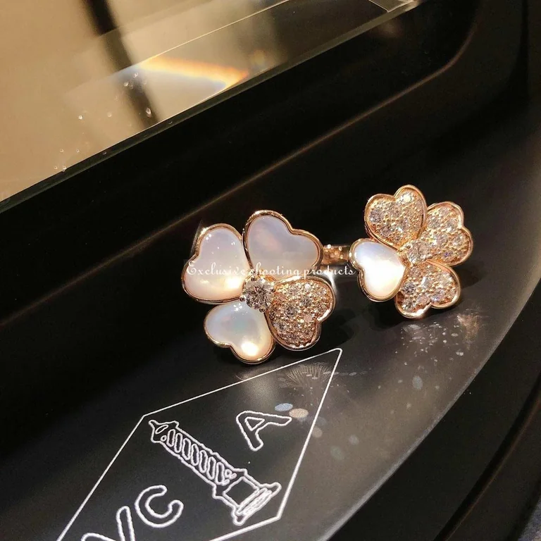 Van Cleef & Arpels VCARO55100 Cosmos Between the Finger ring Rose gold Diamond Mother-of-pearl ring 12