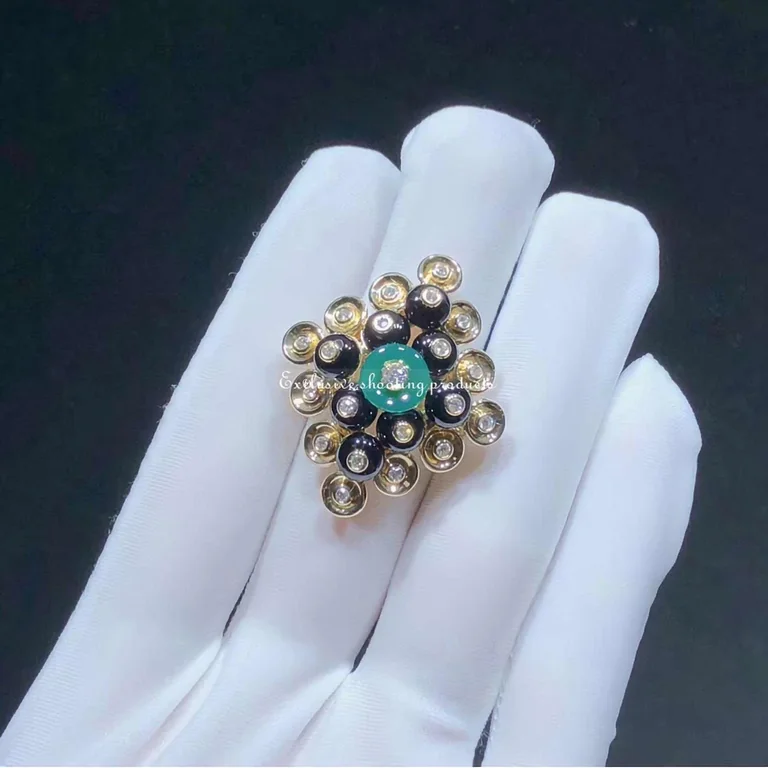 Van Cleef & Arpels VCARO9MW00 Bouton d?or ring Yellow gold Chrysoprase Diamond Onyx ring 2