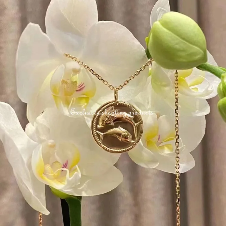 Van Cleef & Arpels VCARP7SY00 Zodiaque medal Piscium (Pisces) Yellow gold 5