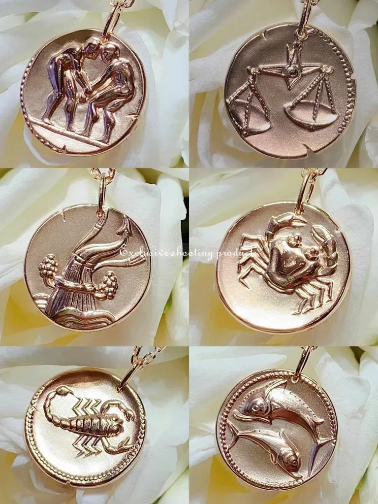 Van Cleef & Arpels VCARP7SY00 Zodiaque medal Piscium (Pisces) Yellow gold 2
