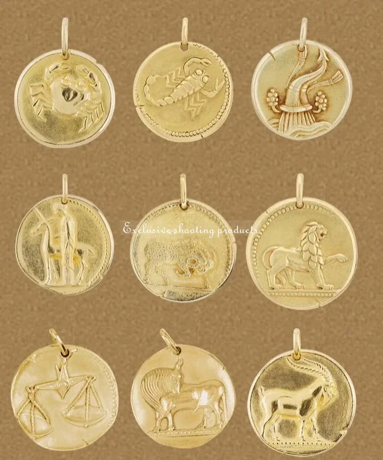 Van Cleef & Arpels VCARP7SW00 Zodiaque medal Librae (Libra) Yellow gold 3