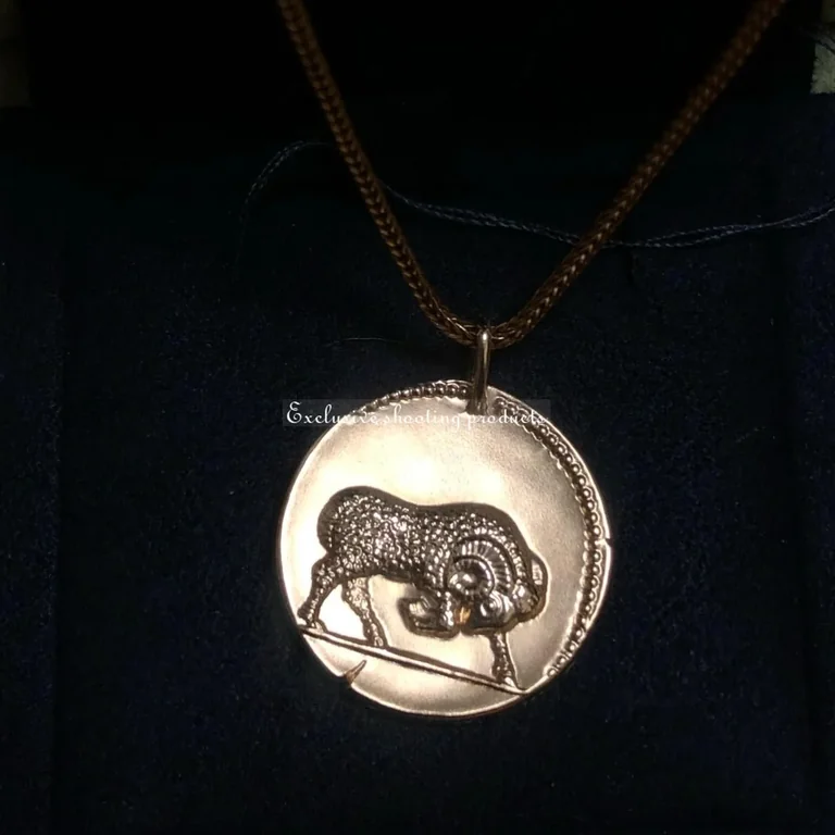 Van Cleef & Arpels CARP7SQ00 Zodiaque medal Arietis (Aries) Yellow gold 6