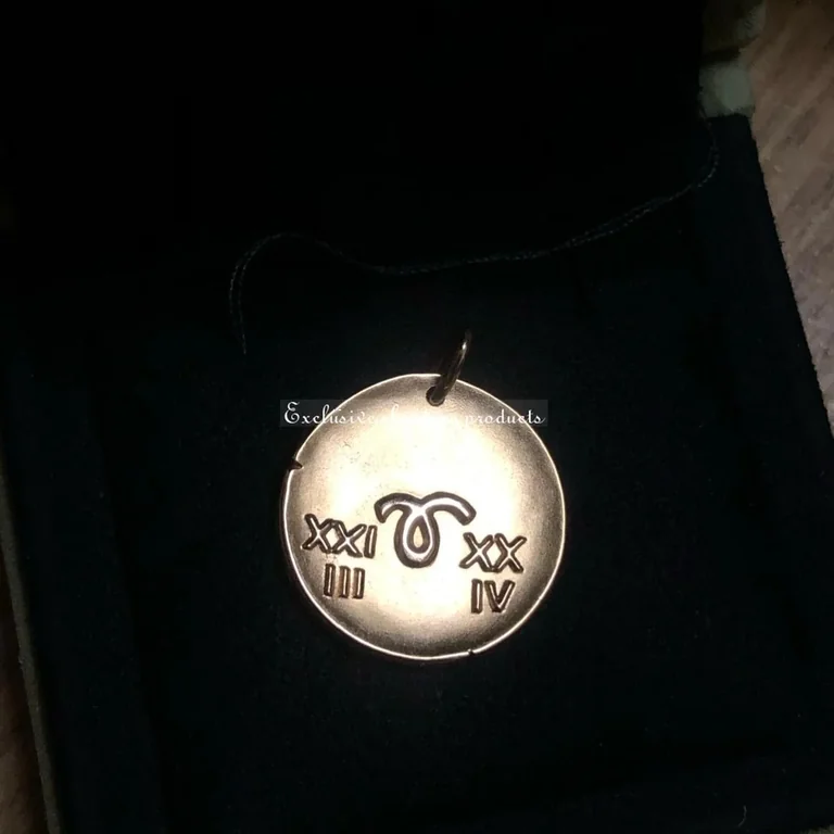 Van Cleef & Arpels CARP7SQ00 Zodiaque medal Arietis (Aries) Yellow gold 2