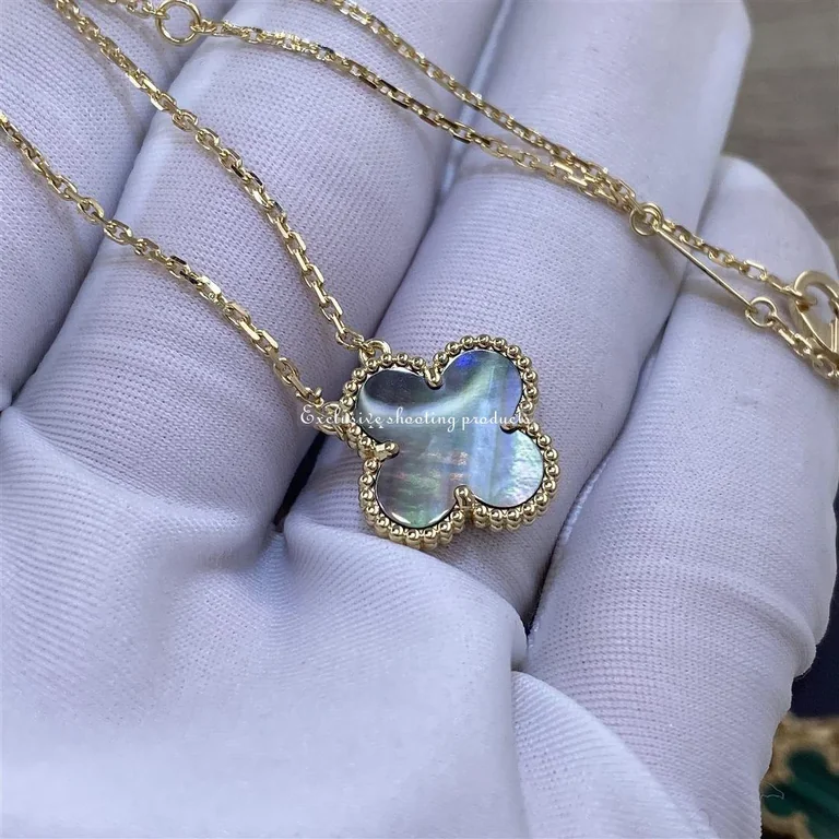 Van Cleef & Arpels VCARP4KK00 Necklaces Vintage Alhambra pendant Yellow gold Mother-of-pearl 5