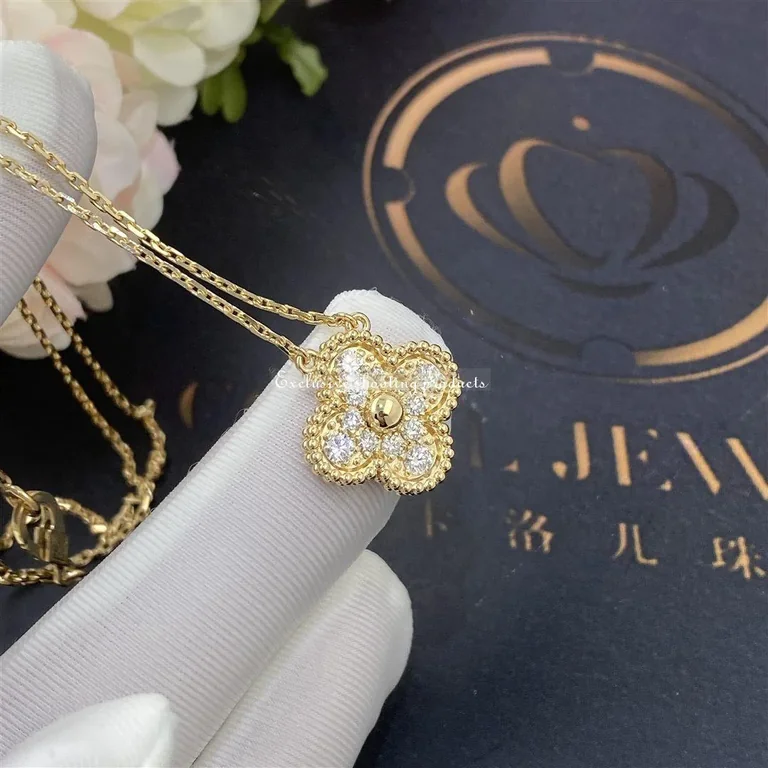 Van Cleef & Arpels VCARA45300 Vintage Alhambra pendant Yellow gold Diamond Necklaces 5