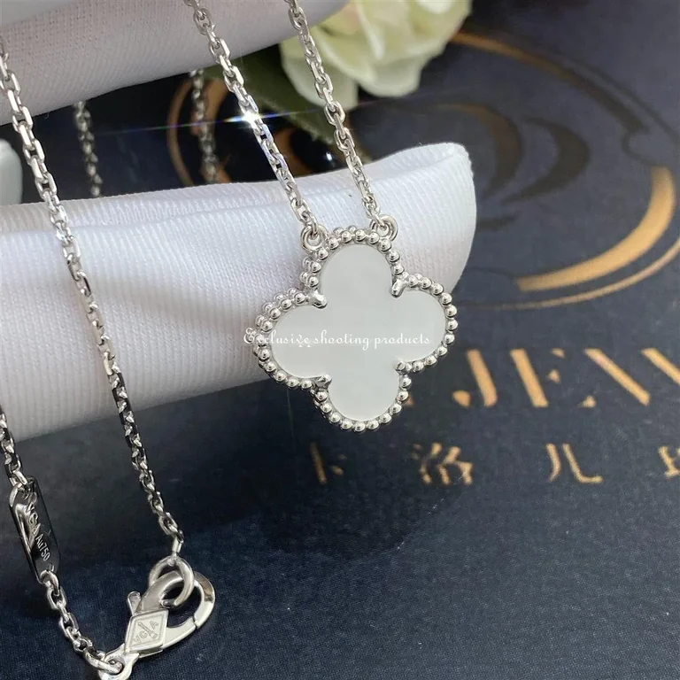 Van Cleef & Arpels Necklace VCARF48700 Vintage Alhambra pendant White gold Mother-of-pearl 4