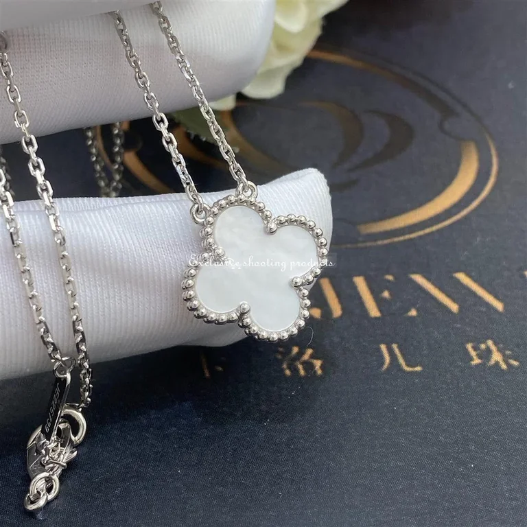 Van Cleef & Arpels Necklace VCARF48700 Vintage Alhambra pendant White gold Mother-of-pearl 3