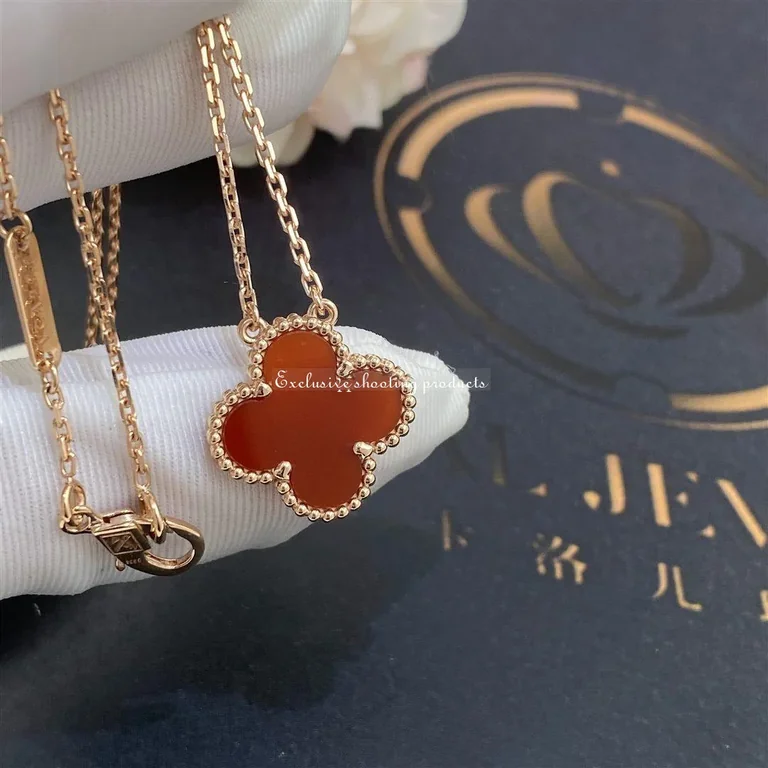 Van Cleef & Arpels VCARD38500 Vintage Alhambra pendant Yellow gold Carnelian Necklace 3