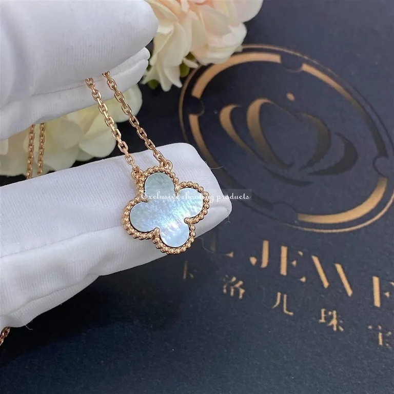 Van Cleef & Arpels Vintage Alhambra pendant VCARP4KK00 Rose gold Mother-of-pearl Necklaces 7
