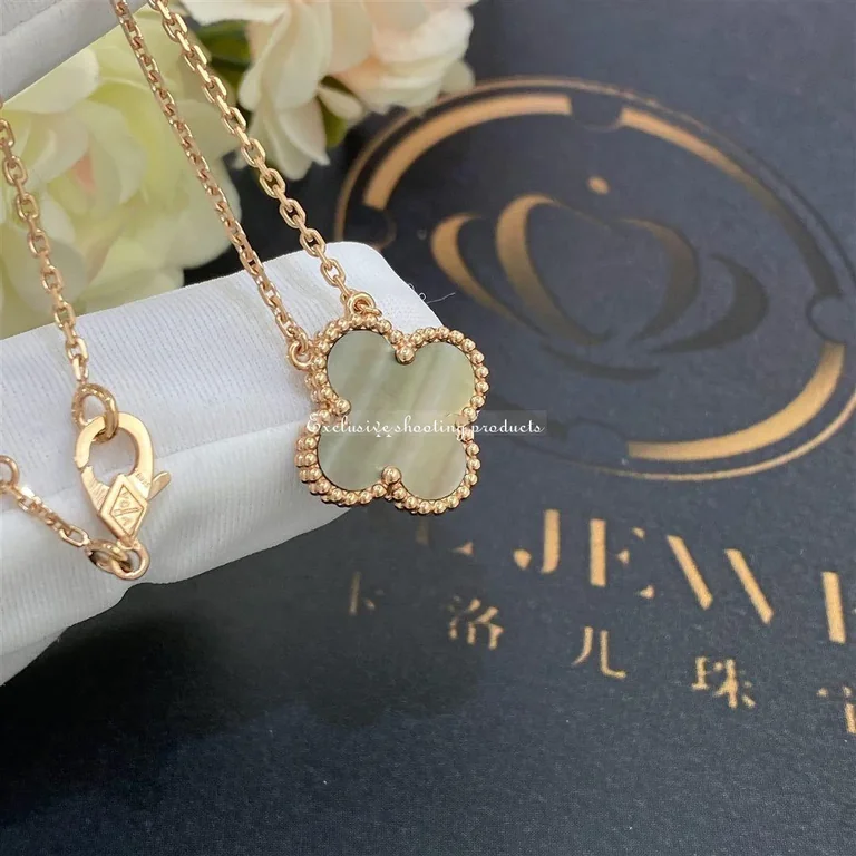 Van Cleef & Arpels Vintage Alhambra pendant VCARP4KK00 Rose gold Mother-of-pearl Necklaces 2