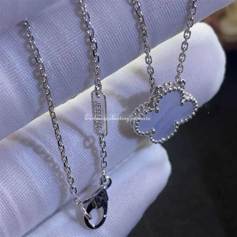 Van Cleef & Arpels VCARD34900 Vintage Alhambra pendant White gold Chalcedony Necklace 8