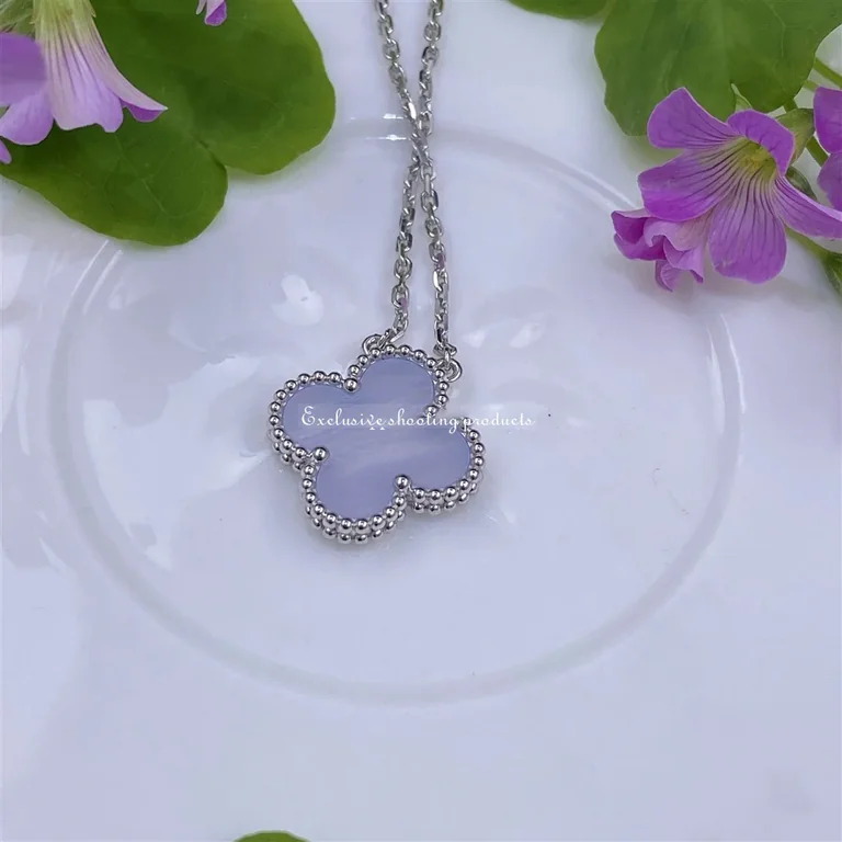 Van Cleef & Arpels VCARD34900 Vintage Alhambra pendant White gold Chalcedony Necklace 2
