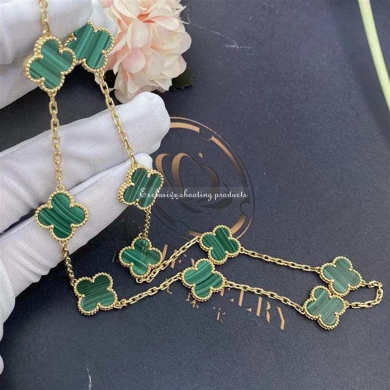 Van Cleef & Arpels VCARO3QJ00 Vintage Alhambra Necklace 10 Motifs Yellow Gold Malachite Necklace 4