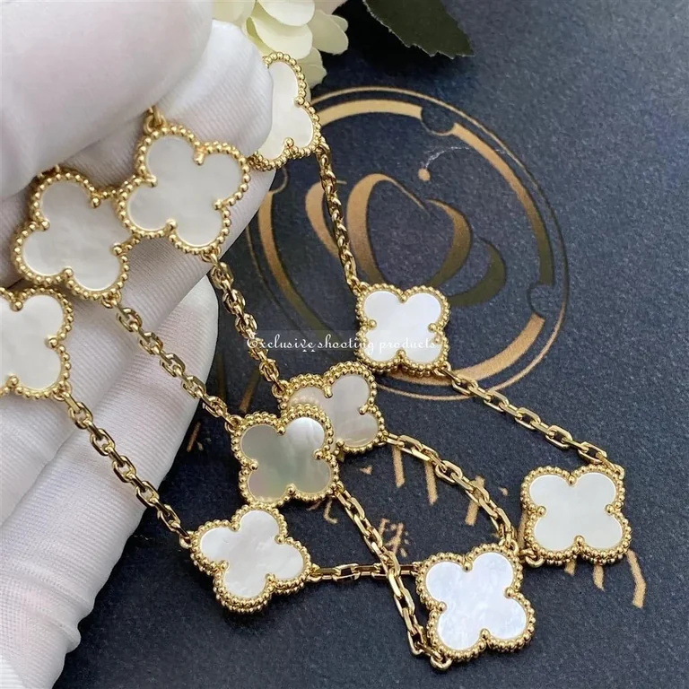 Van Cleef & Arpels VCARA42800 Vintage Alhambra Necklace 10 Motifs Yellow Gold Mother-of-pearl 3