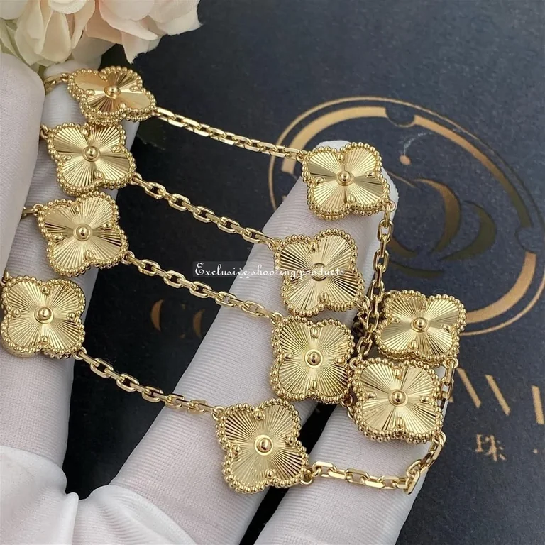 Van Cleef & Arpels VCARP3JJ00 Vintage Alhambra Necklace 10 Motifs Yellow Gold Necklace 7