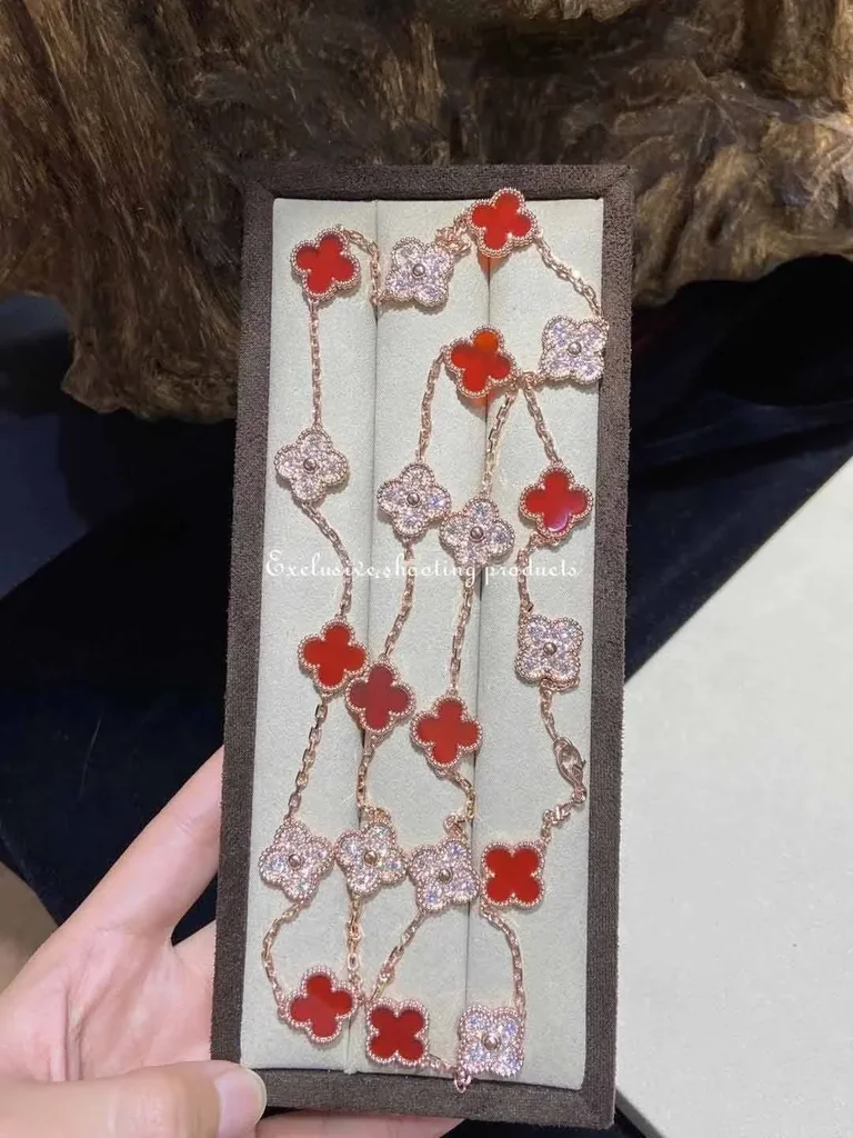Van Cleef & Arpels necklace Vintage Alhambra long necklace 20 motifs yellow gold Carnelian necklace 6