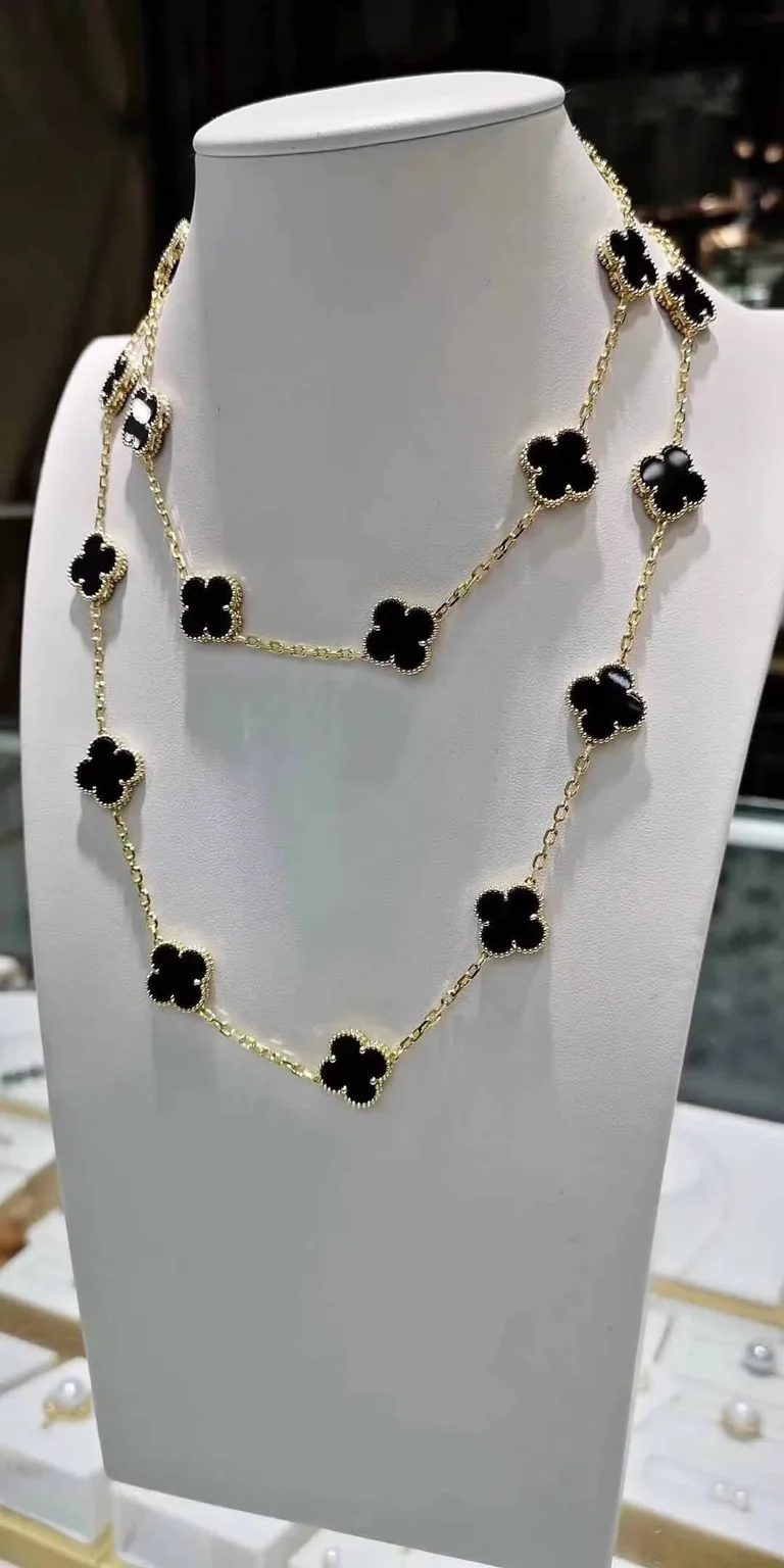 Van Cleef & Arpels VCARA43100 necklace Vintage Alhambra long 20 motifs Yellow gold Onyx necklace 10
