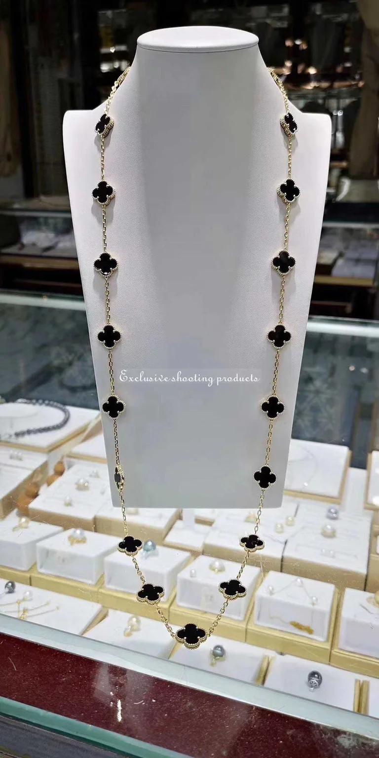Van Cleef & Arpels VCARA43100 necklace Vintage Alhambra long 20 motifs Yellow gold Onyx necklace 2