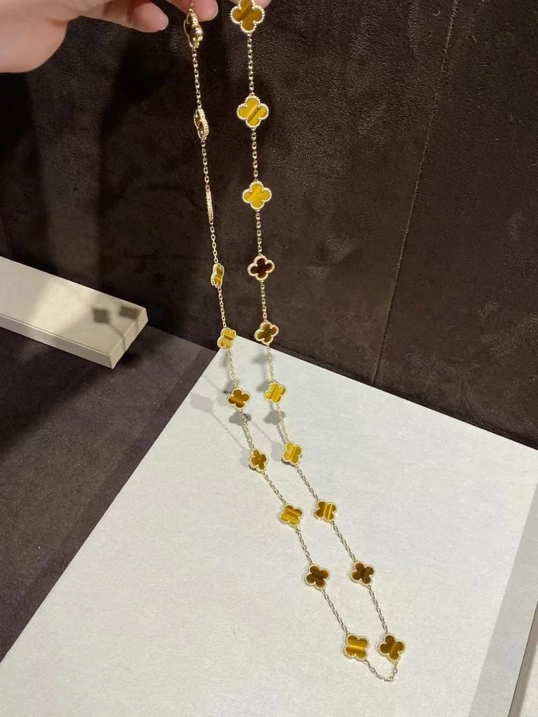 Van Cleef & Arpels VCARD39900 necklace Vintage Alhambra long 20 motifs Yellow gold Tiger Eye necklace 3