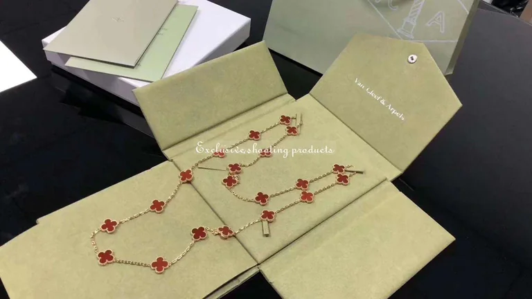 Van Cleef & Arpels VCARD39800 Vintage Alhambra long necklace 20 motifs Yellow gold Carnelian necklace 3